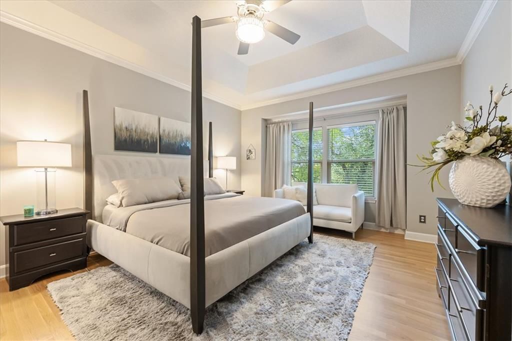 Photo 20 of 48 - 13725 Pembroke Circle, Leawood, KS 66224