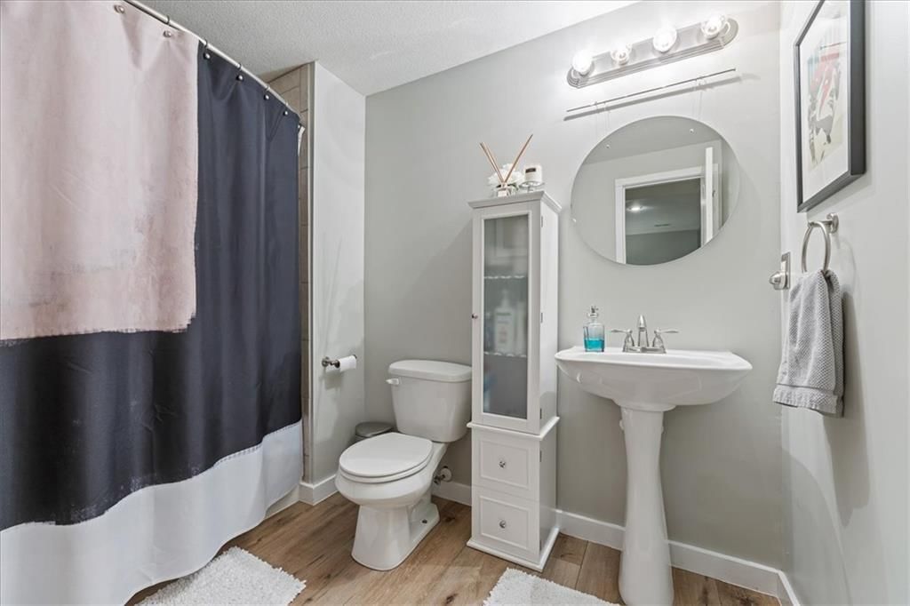 Photo 32 of 48 - 13725 Pembroke Circle, Leawood, KS 66224