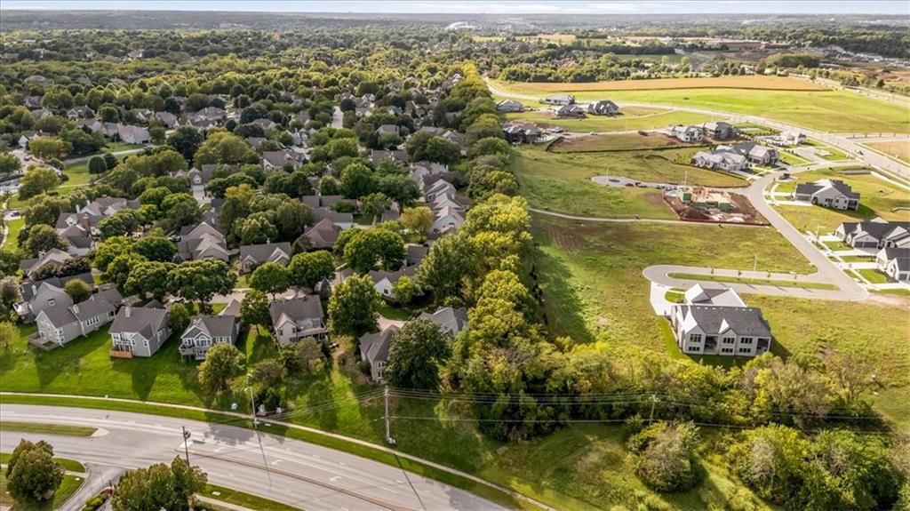 Photo 45 of 48 - 13725 Pembroke Circle, Leawood, KS 66224
