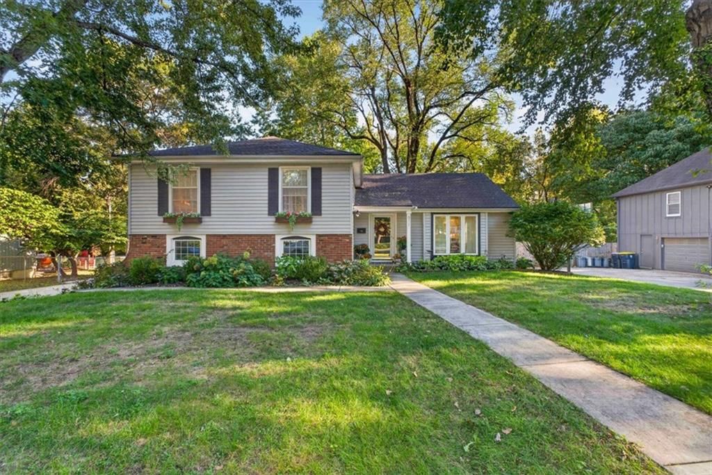 611 W Santa Fe Trail, Kansas City, MO: listing photo 2