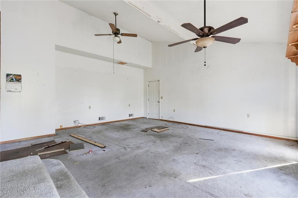 Photo 11 of 36 - 23900 E State Route EE Highway, Harrisonville, MO 64701