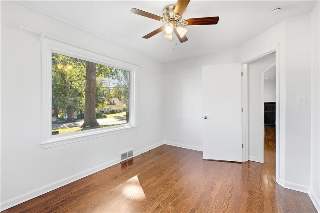 Photo 20 of 35 - 11216 W 61ST Place, Shawnee, KS 66203