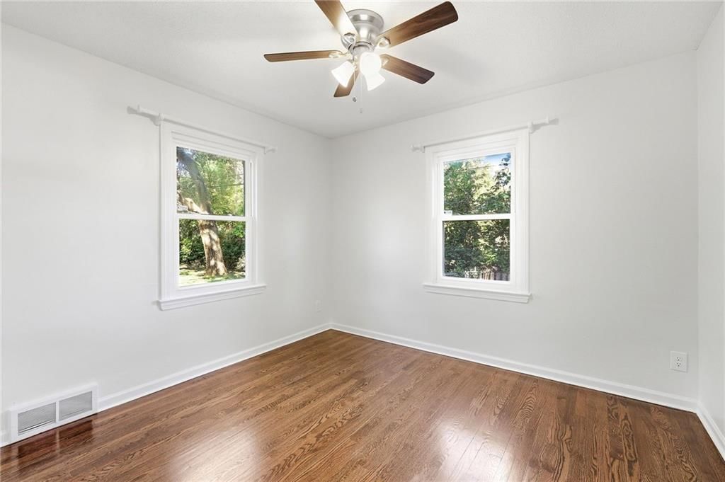 Photo 23 of 35 - 11216 W 61ST Place, Shawnee, KS 66203