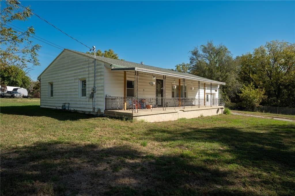1135 S 55th Street, Kansas City, KS: listing photo 2