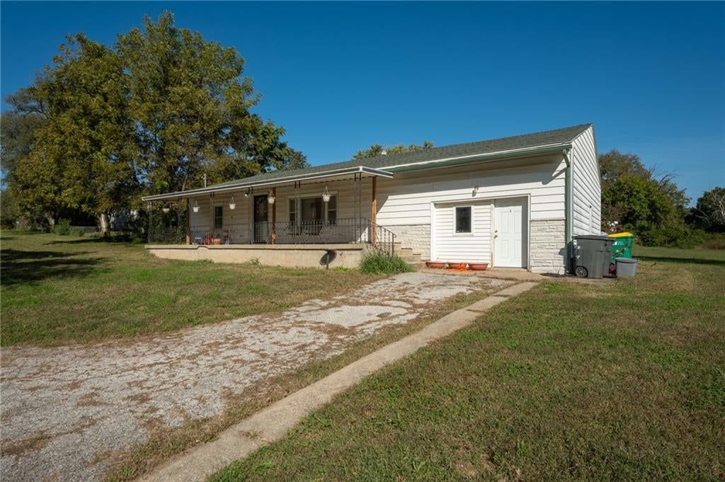 1135 S 55th Street, Kansas City, KS: listing photo 3
