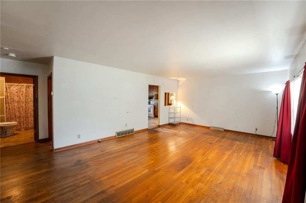 Photo 9 of 20 - 1135 S 55th Street, Kansas City, KS 66007