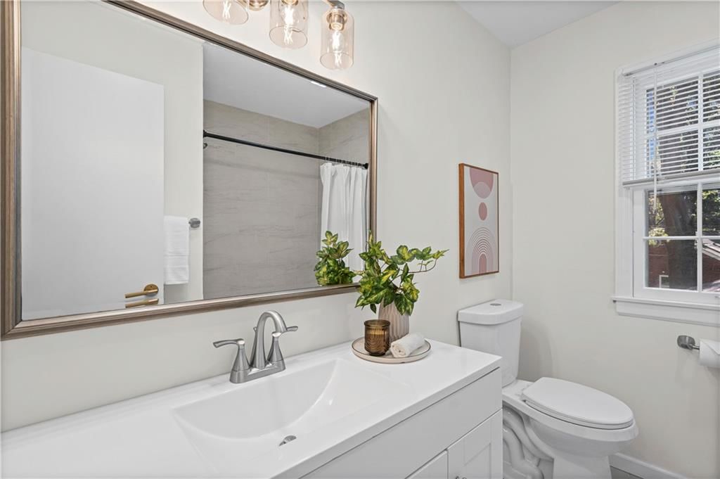 Photo 29 of 49 - 5419 W 100th Terrace, Overland Park, KS 66207