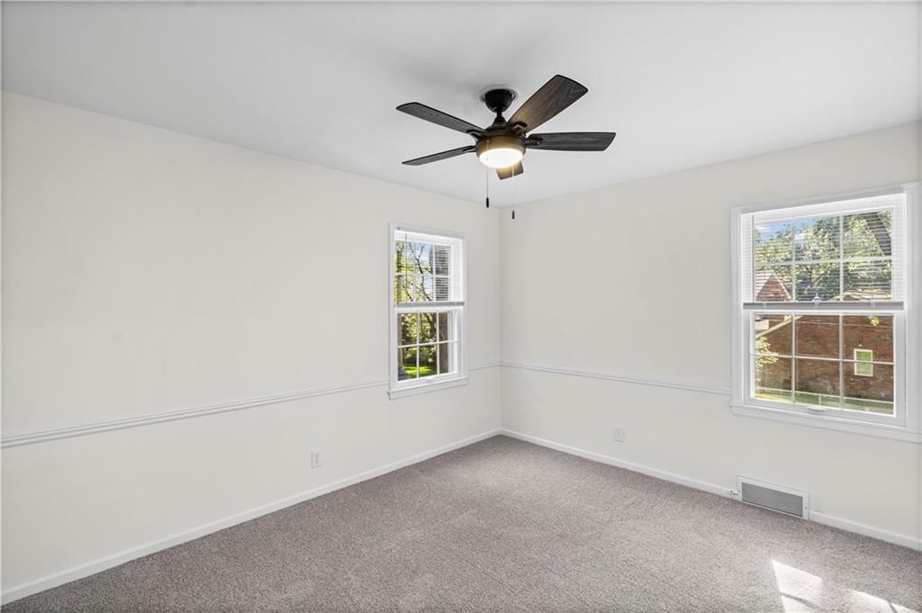 Photo 30 of 49 - 5419 W 100th Terrace, Overland Park, KS 66207