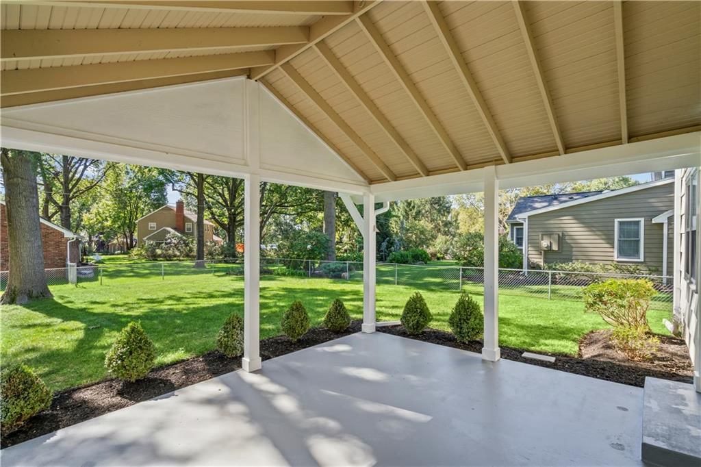 Photo 39 of 49 - 5419 W 100th Terrace, Overland Park, KS 66207