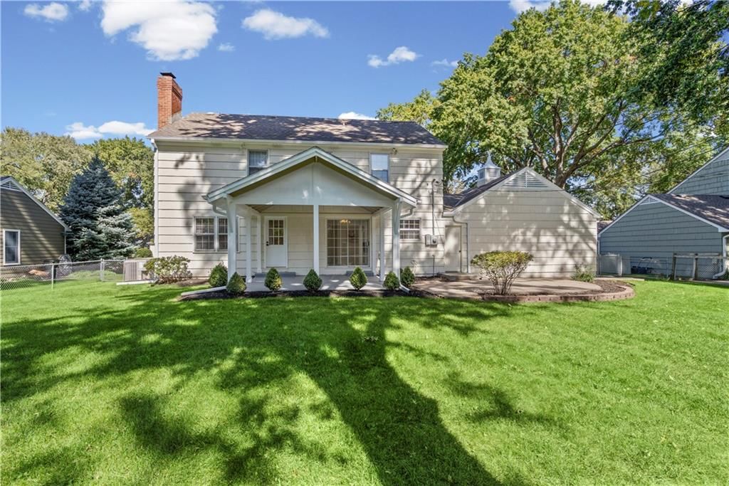 Photo 43 of 49 - 5419 W 100th Terrace, Overland Park, KS 66207