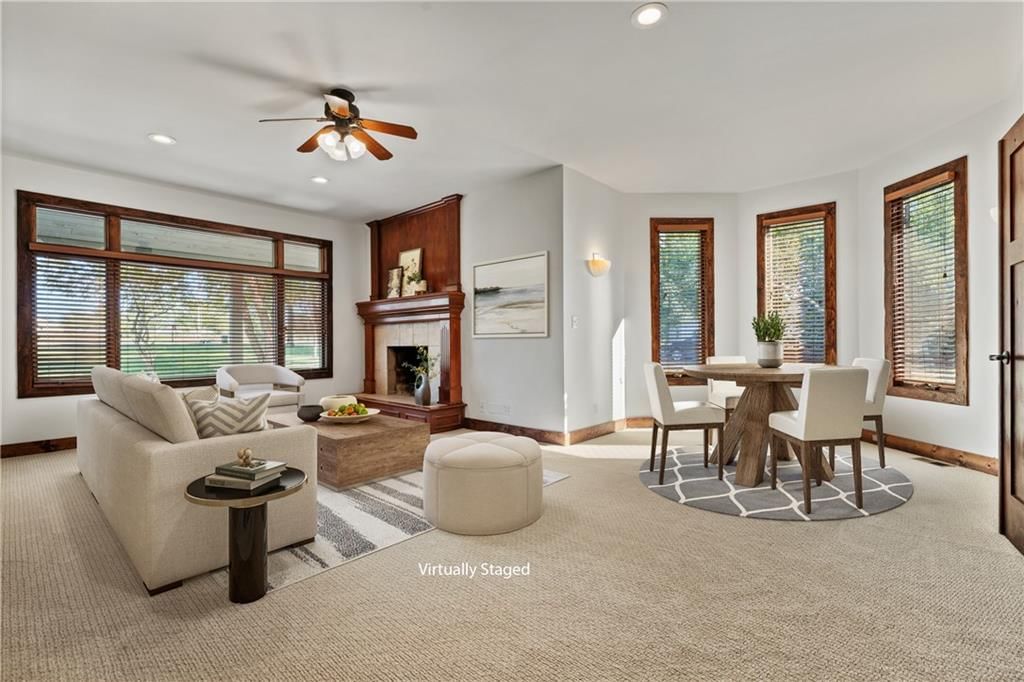 Carpet at 20540 Pflumm Road, Bucyrus, KS 66013
