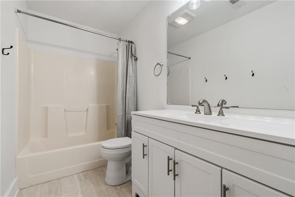 Photo 41 of 78 - 20540 Pflumm Road, Bucyrus, KS 66013