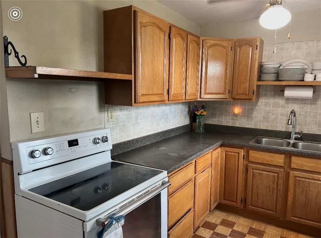 Photo 8 of 22 - 14724 Bellaire Avenue, Grandview, MO 64030