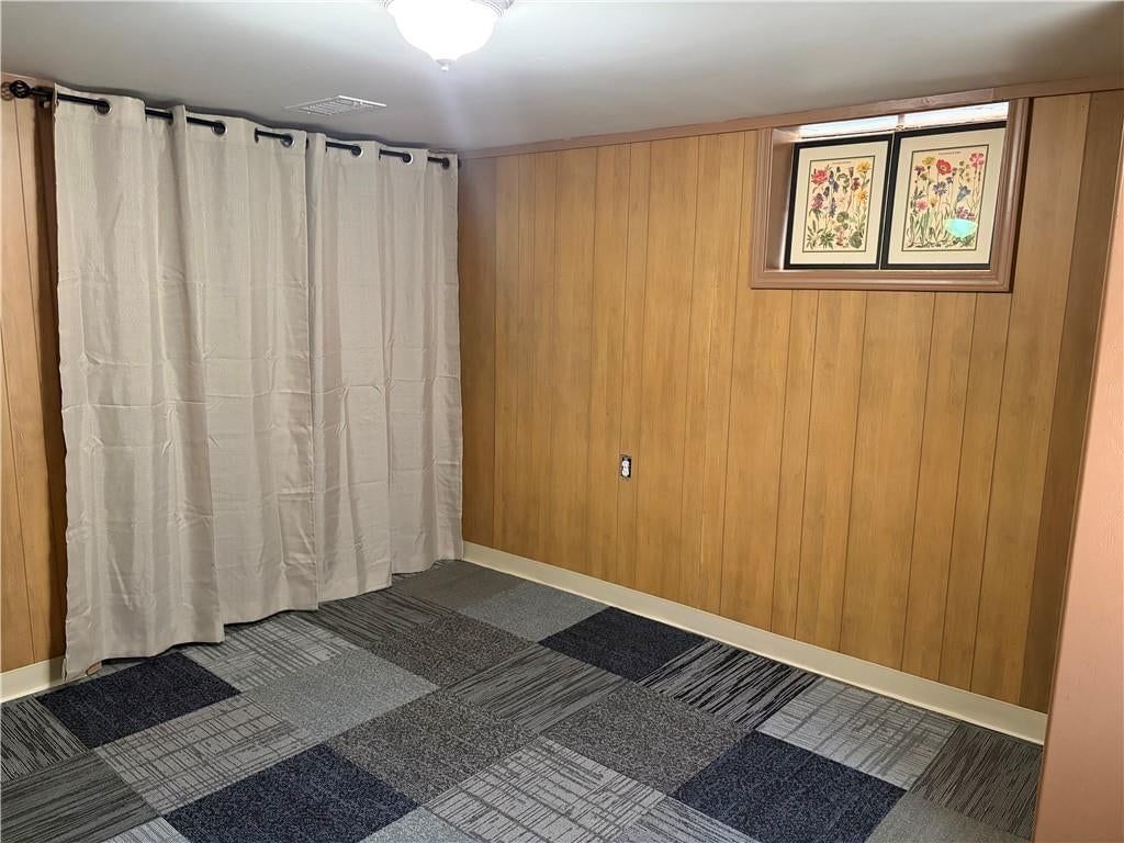 Photo 18 of 22 - 14724 Bellaire Avenue, Grandview, MO 64030
