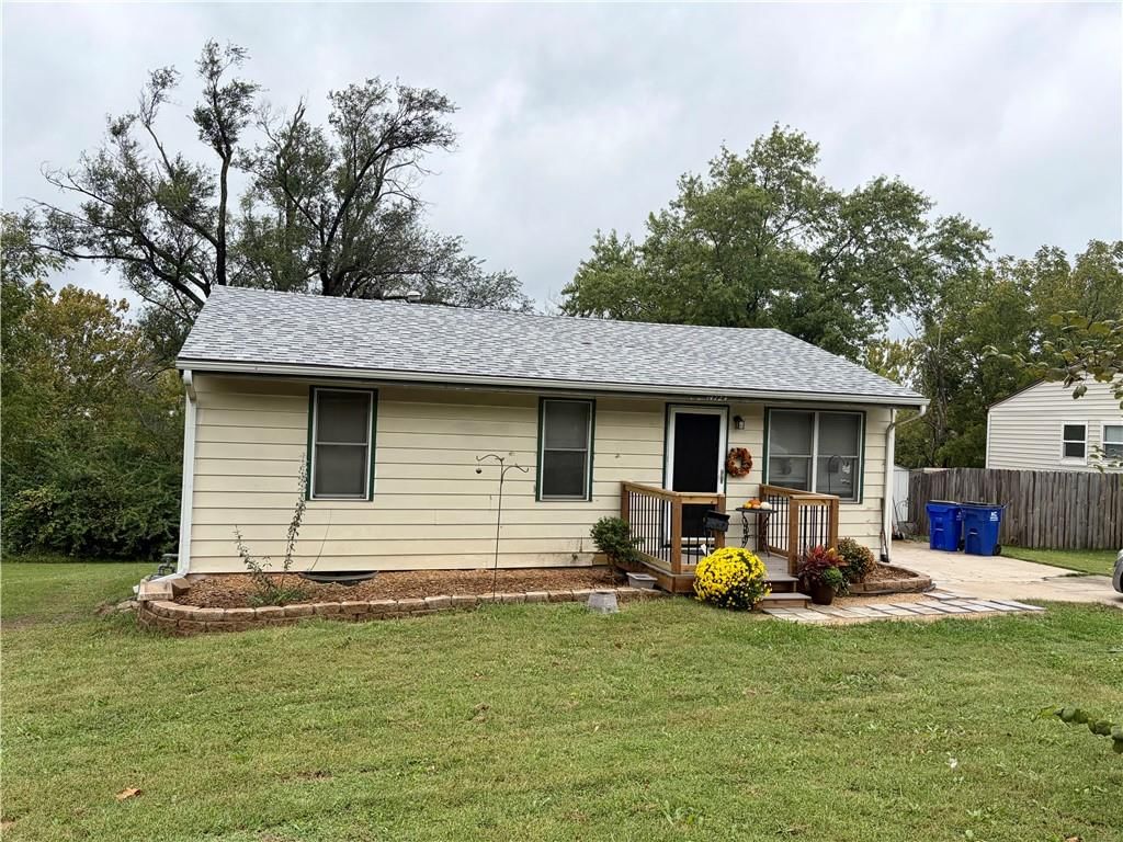 14724 Bellaire Avenue, Grandview, MO: listing photo 3