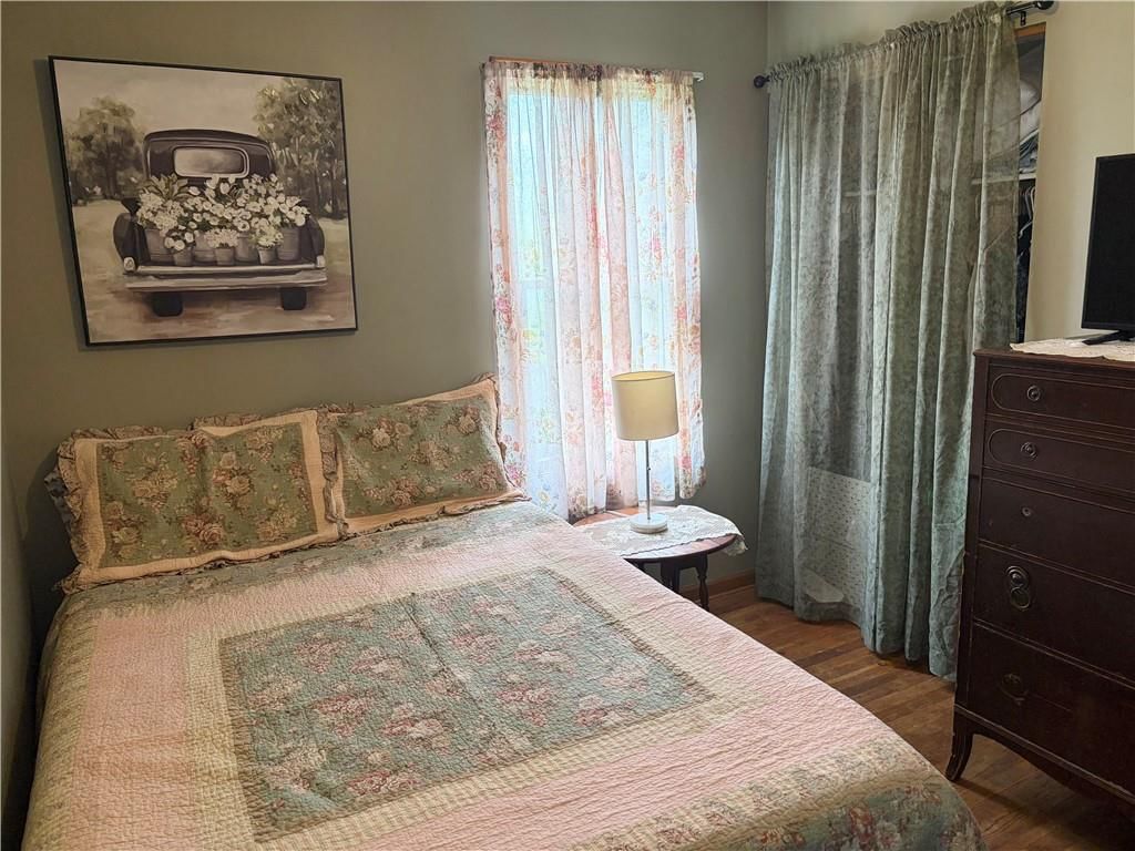 Photo 13 of 22 - 14724 Bellaire Avenue, Grandview, MO 64030