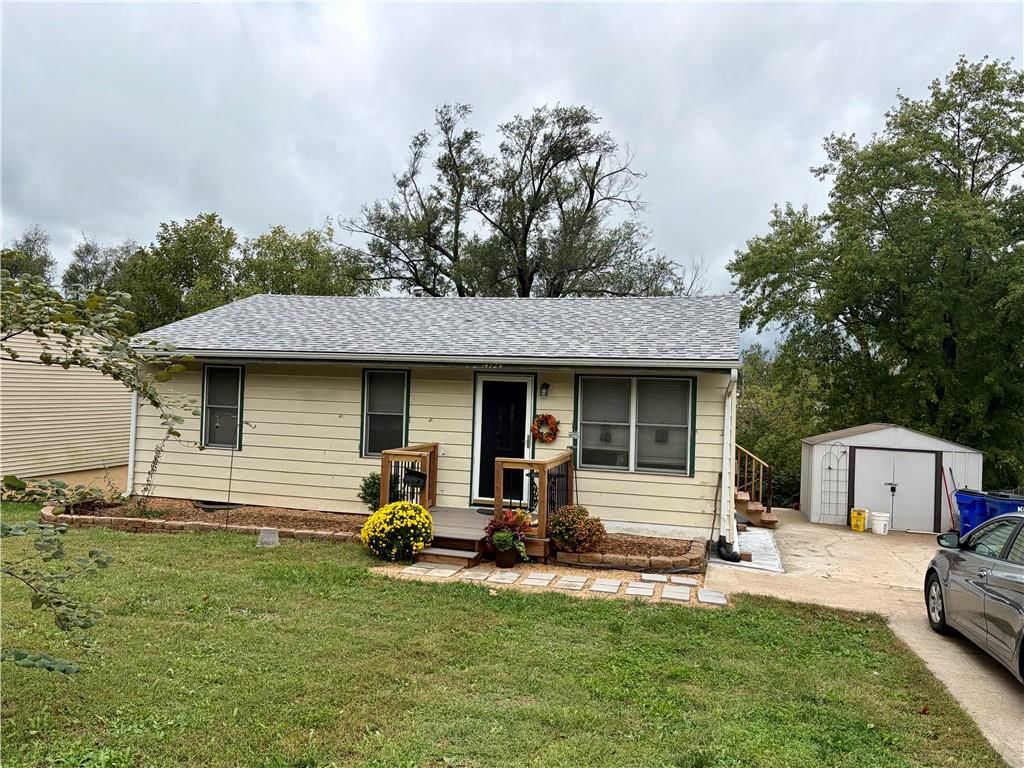 14724 Bellaire Avenue, Grandview, MO: listing photo 2