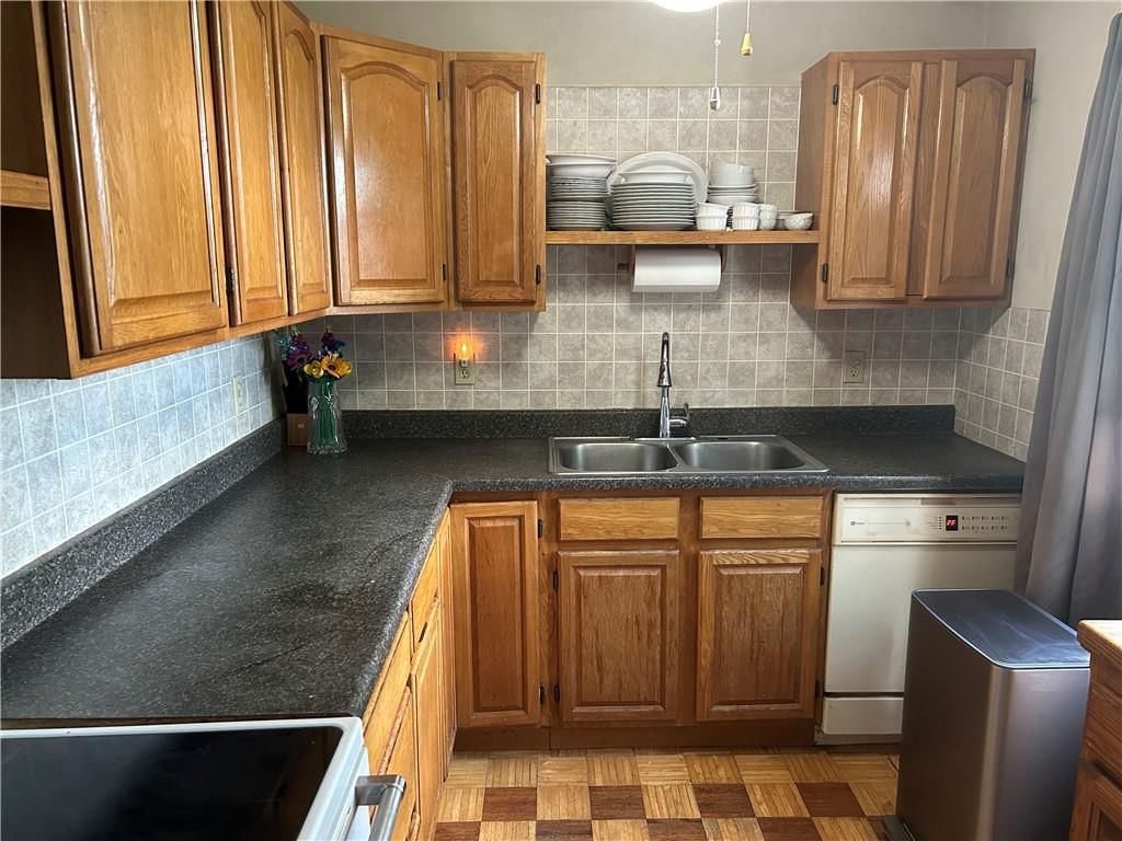 Photo 7 of 22 - 14724 Bellaire Avenue, Grandview, MO 64030