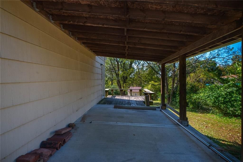 Photo 4 of 22 - 5820 N Lenox Avenue, Kansas City, MO 64151