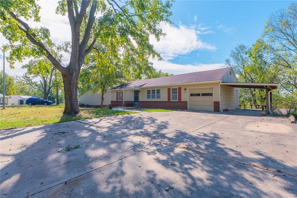 5820 N Lenox Avenue, Kansas City, MO