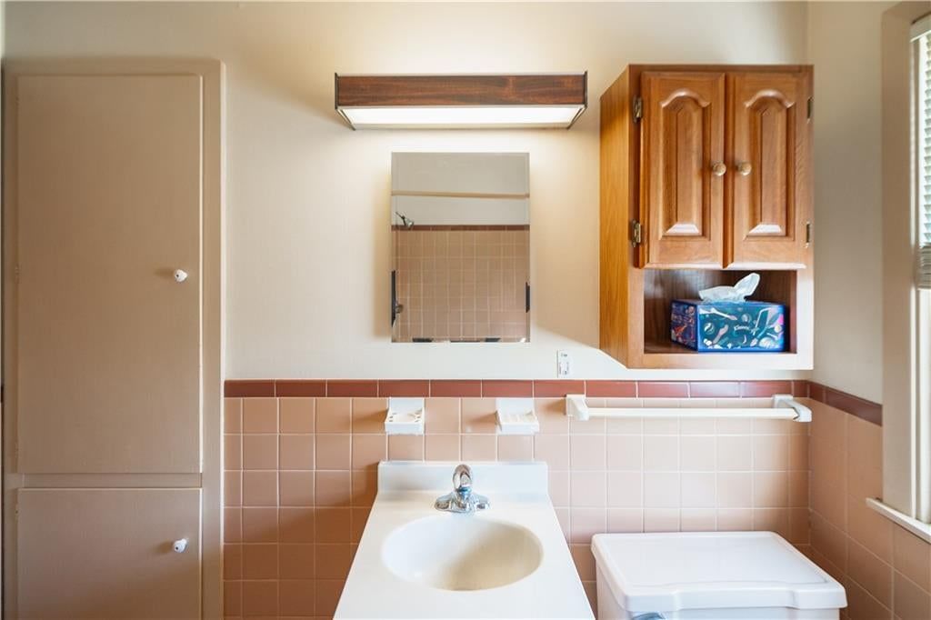 Photo 14 of 22 - 5820 N Lenox Avenue, Kansas City, MO 64151