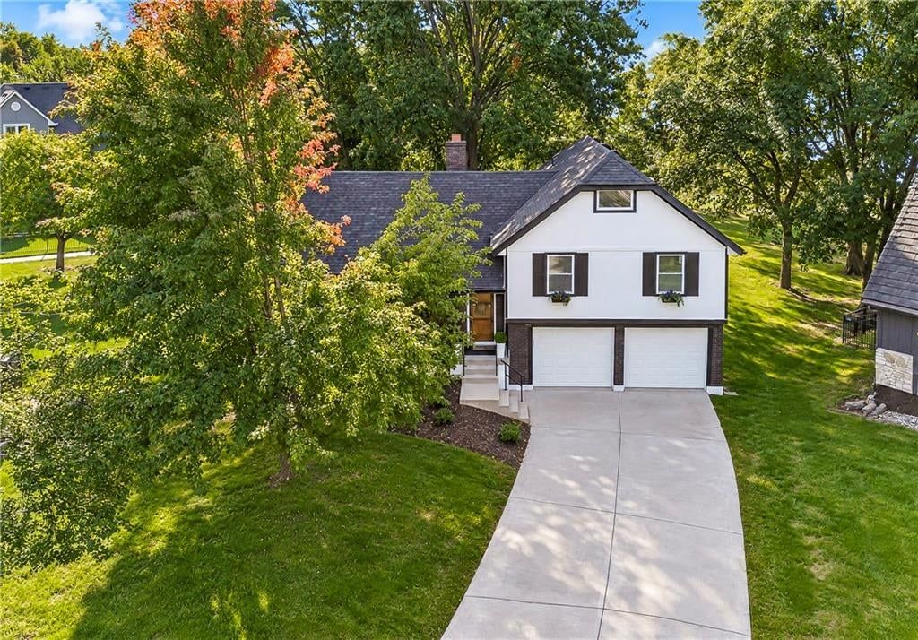 4085 Normandy Drive, Lee's Summit, MO: listing photo 3