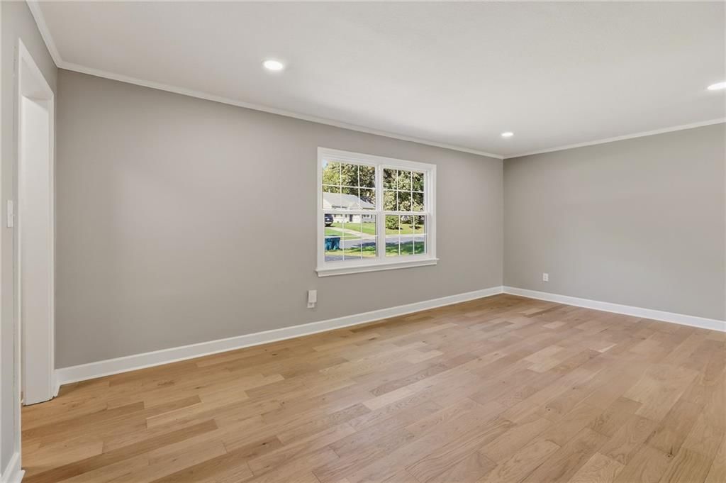 7541 Rainbow Drive, Prairie Village, KS: listing photo 3