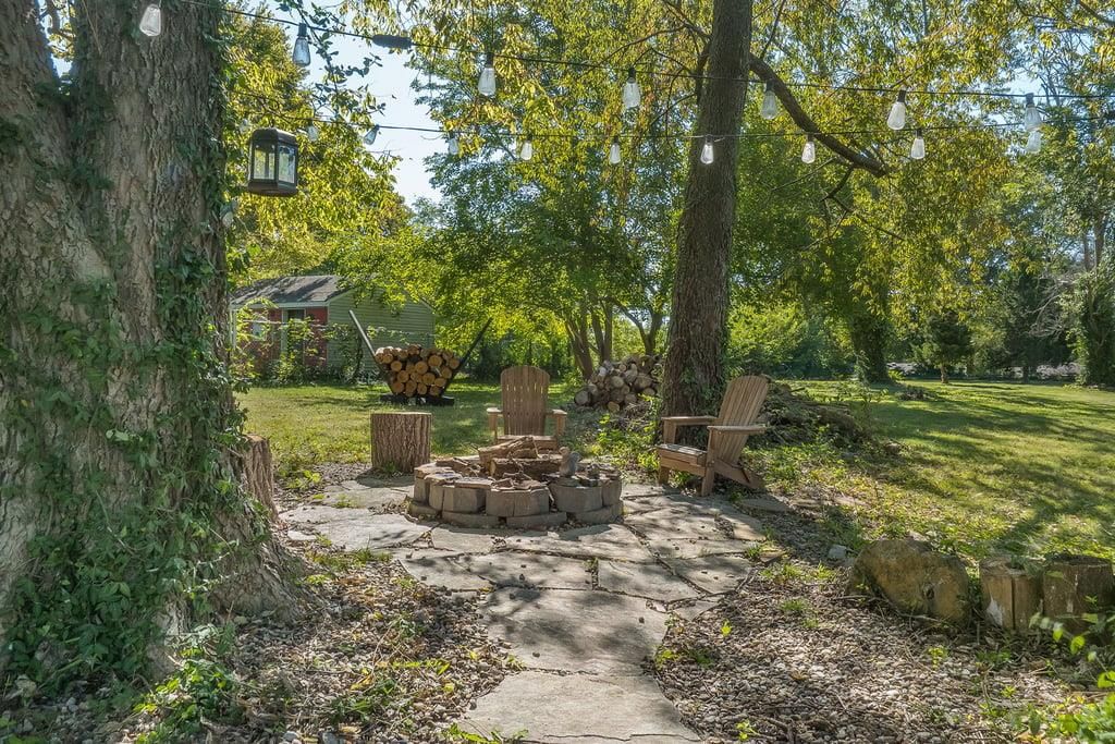 Photo 6 of 34 - 1105 NE Maple Drive, Kansas City, MO 64118