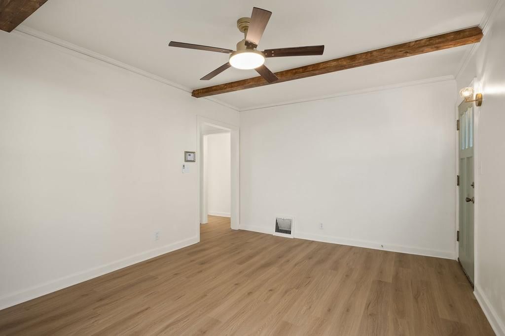Photo 11 of 34 - 1105 NE Maple Drive, Kansas City, MO 64118