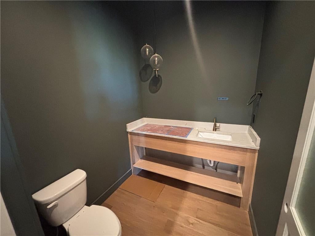 Photo 17 of 35 - 9714 W 175th Terrace, Overland Park, KS 66221