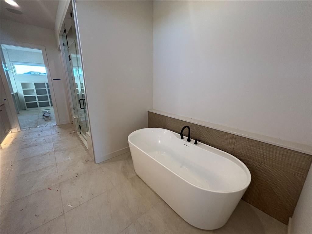 Freestanding tub at 9714 W 175th Terrace, Overland Park, KS 66221