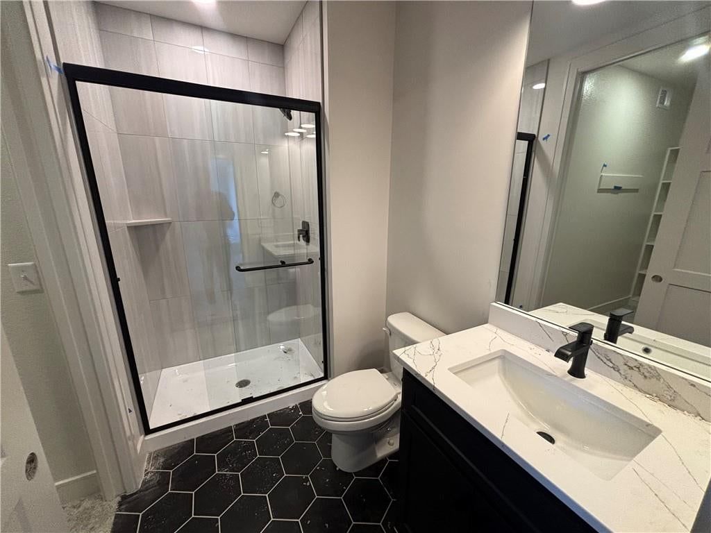 Photo 24 of 35 - 9714 W 175th Terrace, Overland Park, KS 66221