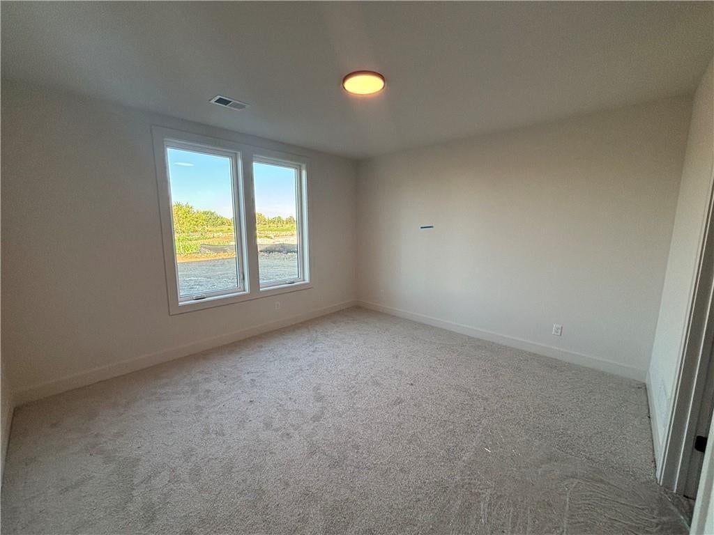Photo 26 of 35 - 9714 W 175th Terrace, Overland Park, KS 66221