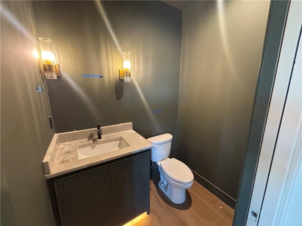 Photo 31 of 35 - 9714 W 175th Terrace, Overland Park, KS 66221
