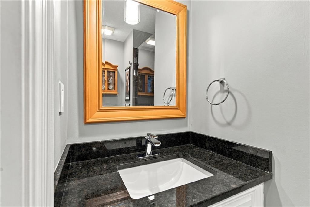 Photo 14 of 41 - 624 W 131 Terrace, Kansas City, MO 64145