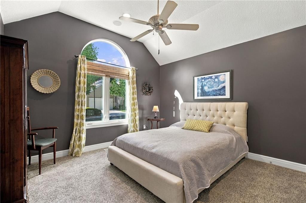 Photo 26 of 41 - 624 W 131 Terrace, Kansas City, MO 64145