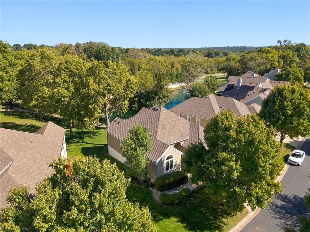 Photo 34 of 41 - 624 W 131 Terrace, Kansas City, MO 64145