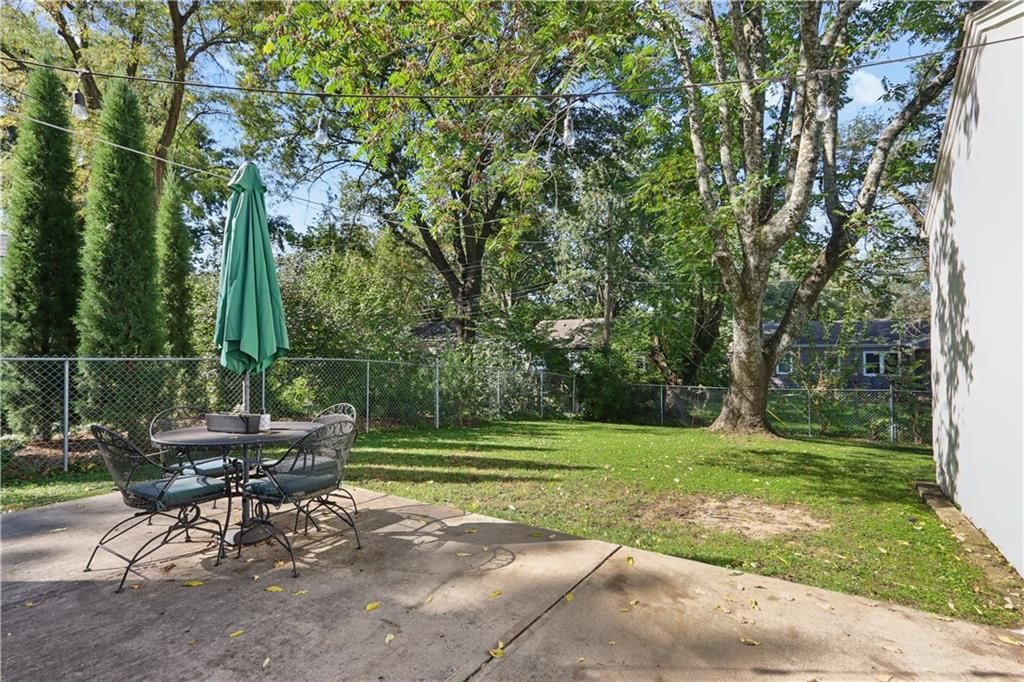 Fenced yard at 7900 Pennsylvania Avenue, Kansas City, MO 64114