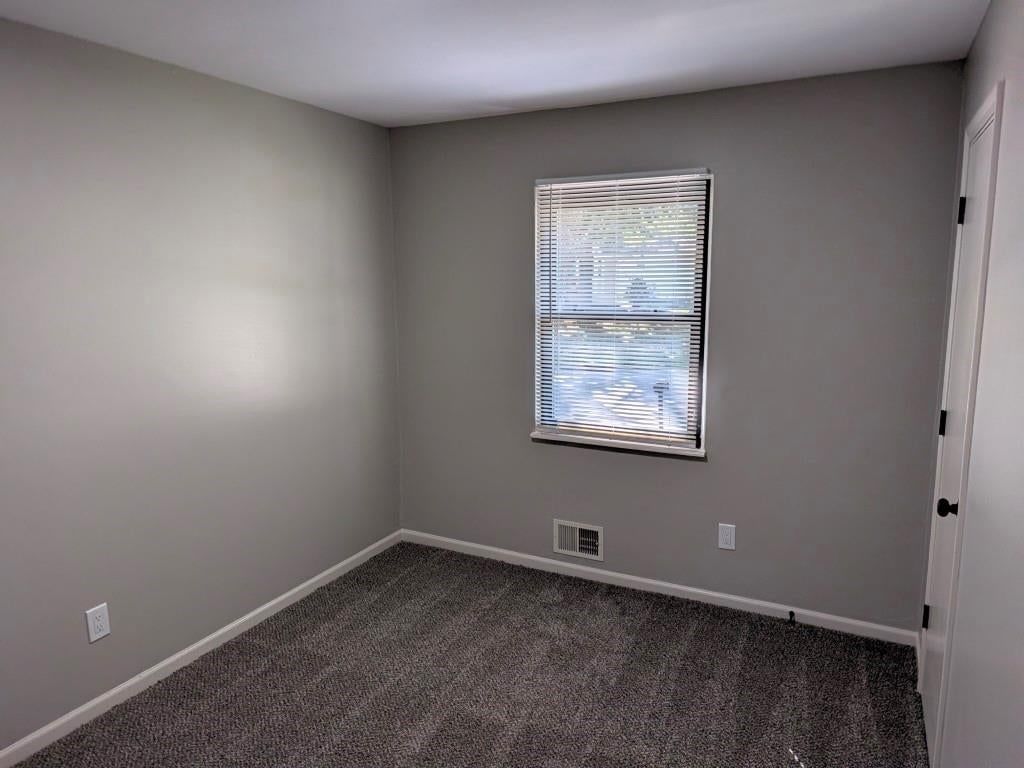 Photo 14 of 21 - 306 SE 21st Street, Oak Grove, MO 64075