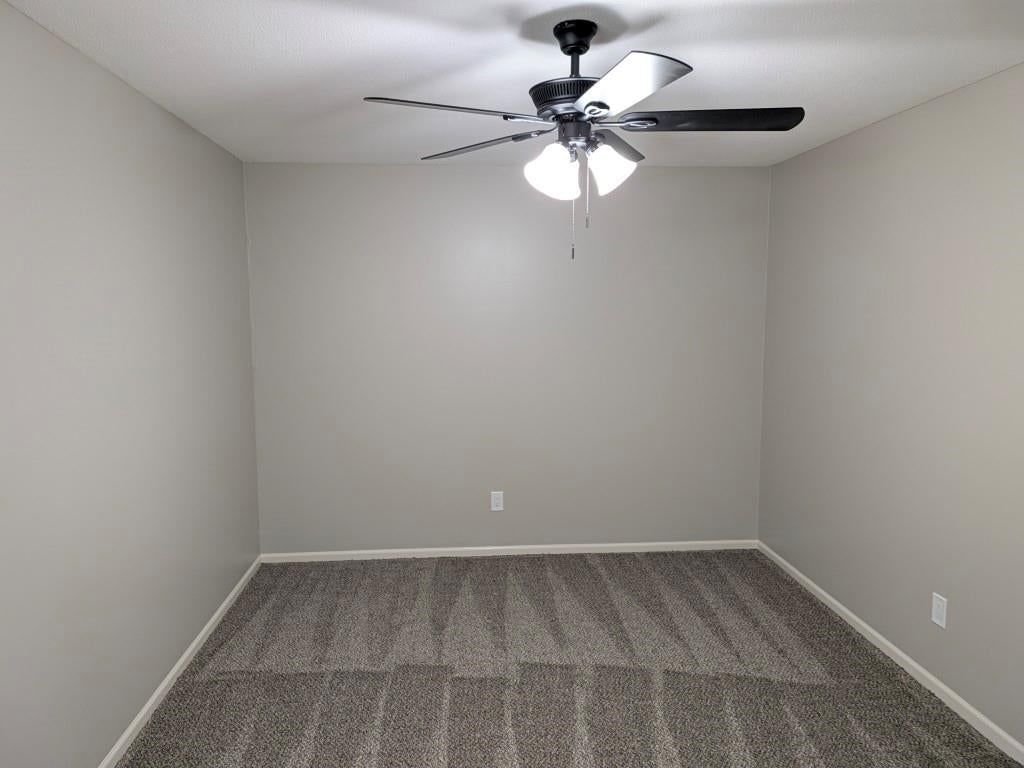 Photo 16 of 21 - 306 SE 21st Street, Oak Grove, MO 64075