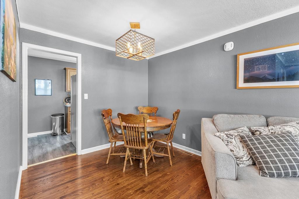 Photo 6 of 39 - 6702 N CHARLOTTE Street, Gladstone, MO 64118