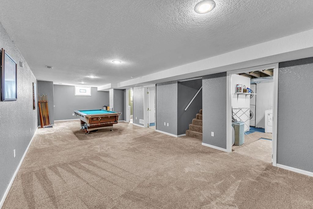 Finished basement at 6702 N CHARLOTTE Street, Gladstone, MO 64118