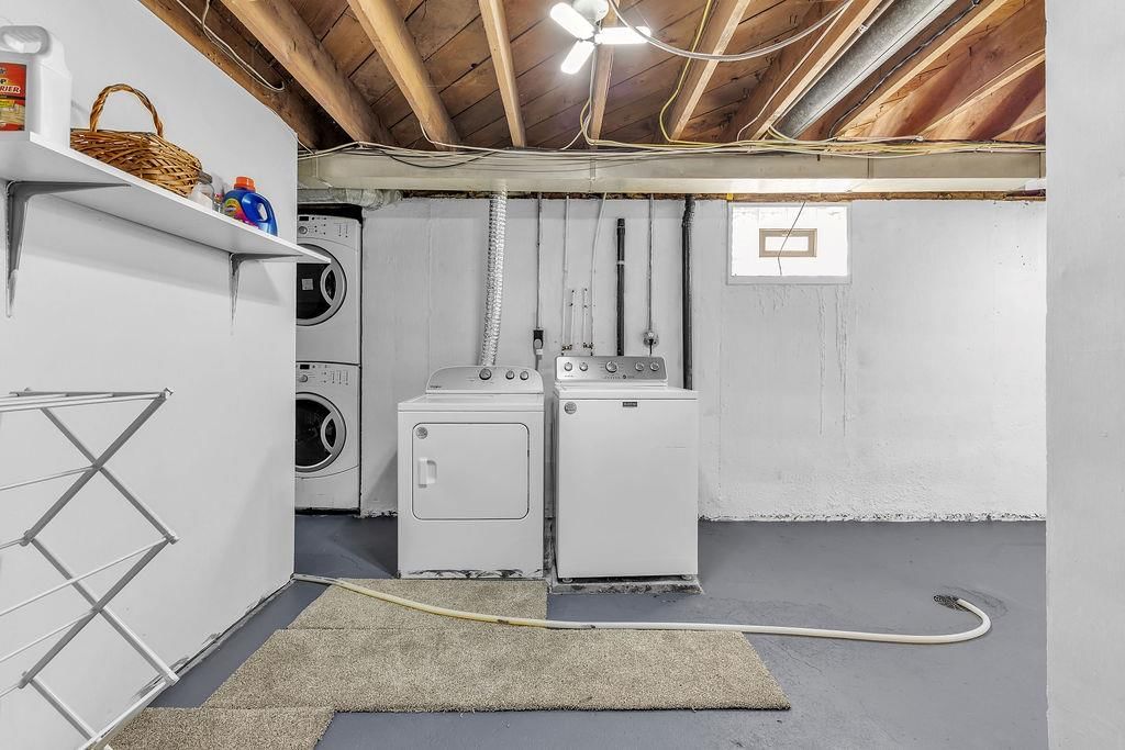 Photo 30 of 39 - 6702 N CHARLOTTE Street, Gladstone, MO 64118