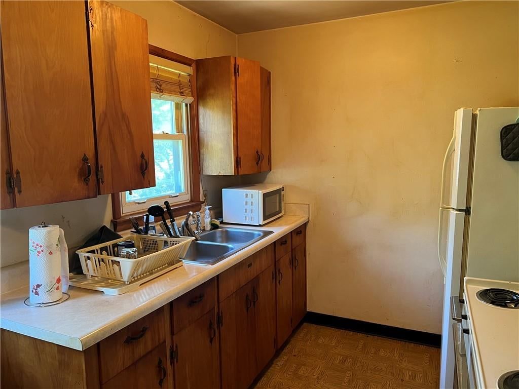 Photo 5 of 13 - 6001 N Michigan Place, Gladstone, MO 64118