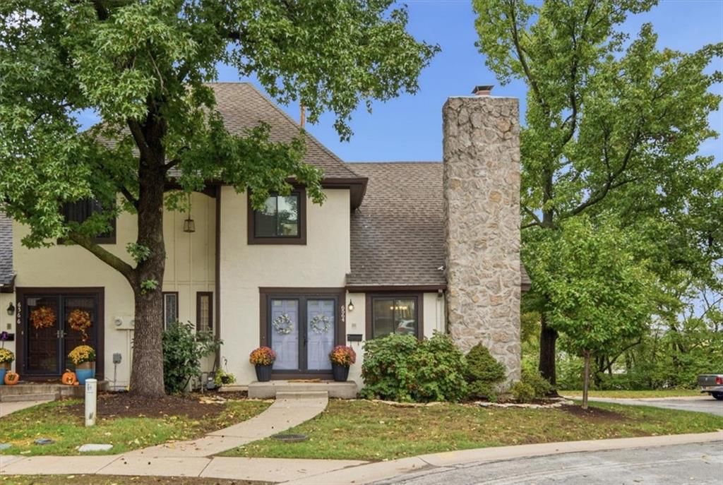 6564 W 49th Street, Mission, KS