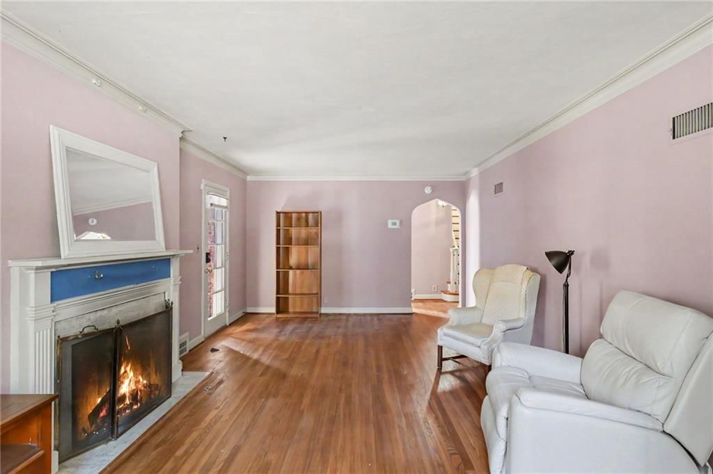 Photo 8 of 32 - 7346 GRAND Avenue, Kansas City, MO 64114