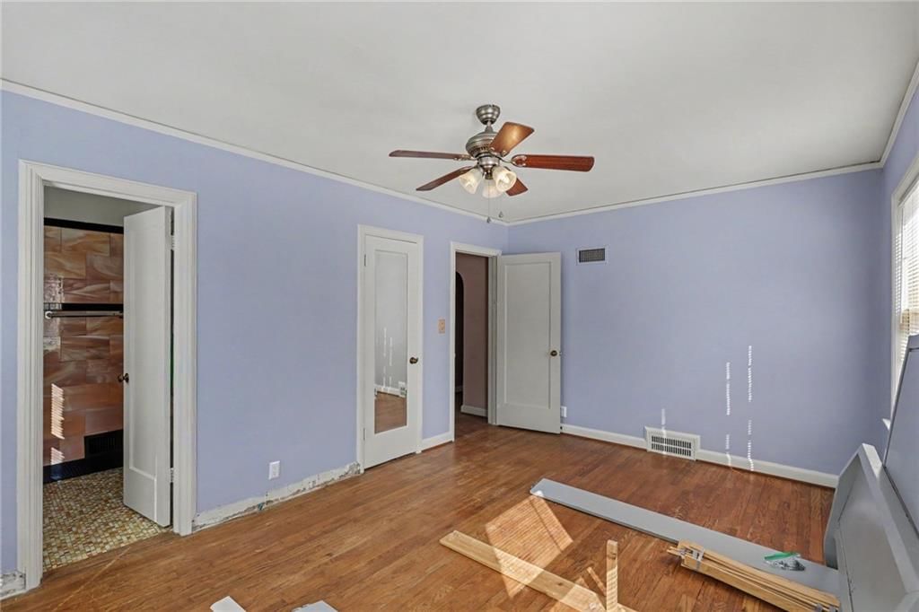 Photo 16 of 32 - 7346 GRAND Avenue, Kansas City, MO 64114