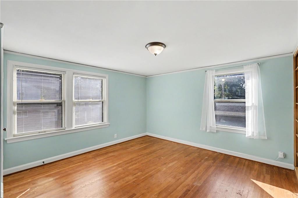 Photo 19 of 32 - 7346 GRAND Avenue, Kansas City, MO 64114