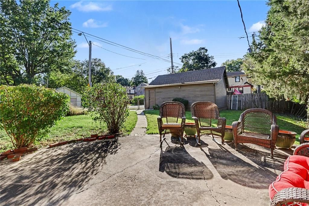 Photo 28 of 32 - 7346 GRAND Avenue, Kansas City, MO 64114