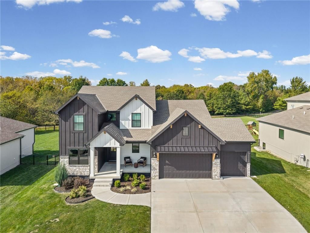 Photo 5 of 52 - 2102 Foxtail Drive, Kearney, MO 64060